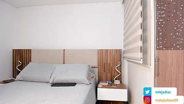 MalejaDiaz  online show from 09/30/25, 04:12