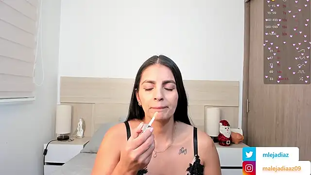 MalejaDiaz  online show from 12/15/25, 06:34