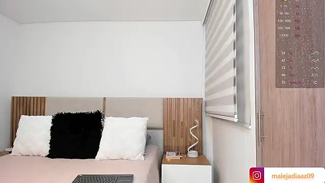 Snapshot of MalejaDiaz_ chatting on 04/10/26, 04:44 MalejaDiaz online show from 04/10/26, 04:44