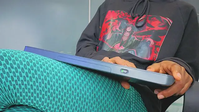 Hilary-banks online show from 09/28/25, 06:19