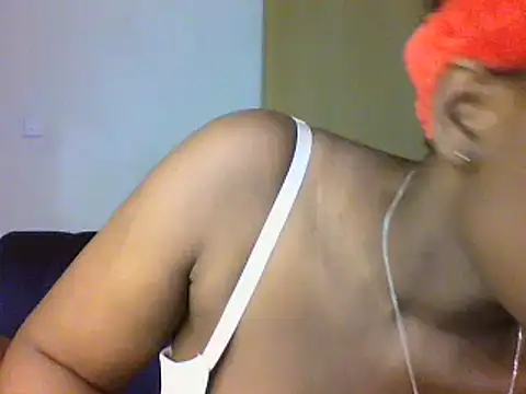 Snapshot of Thickyannah chatting on 09/17/25, 11:17 Thickyannah online show from 09/17/25, 11:17