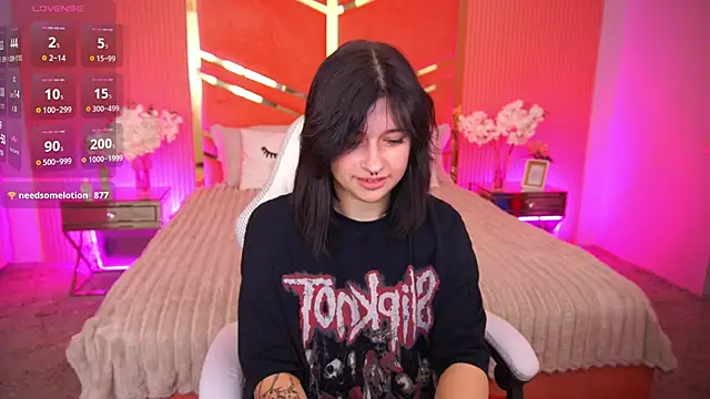 Miki Kivi online show from 09/22/25, 10:12