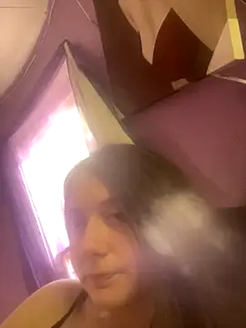 Snapshot of itzcheyduh chatting on 10/17/25, 08:55 itzcheyduh online show from 10/17/25, 08:55