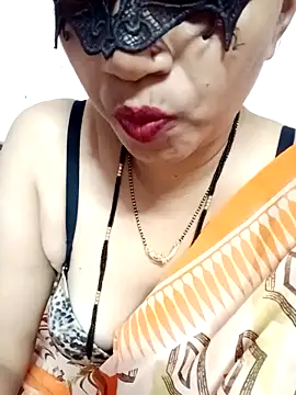 Snapshot of Hotanita99 chatting on 03/03/25, 12:58 Hotanita99 online show from 03/03/25, 12:58