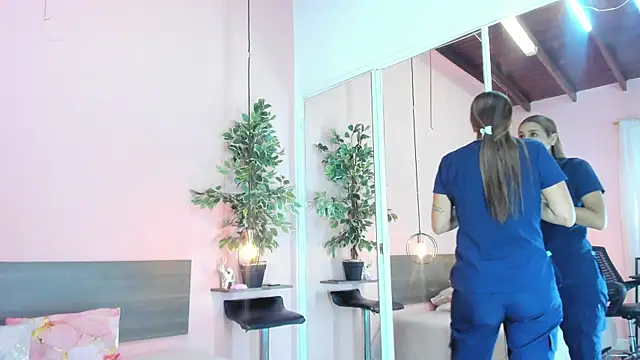 Alana Suares1 online show from 09/18/25, 08:55