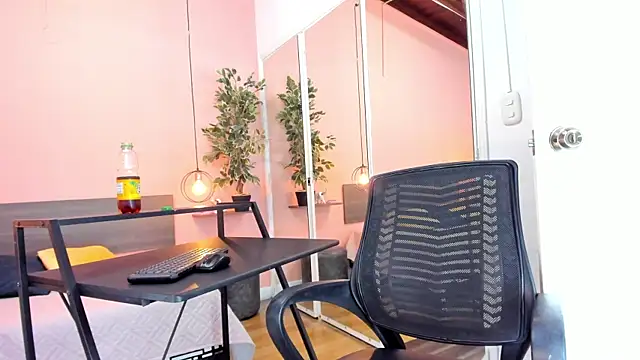 Alana Suares1 online show from 11/07/25, 08:53