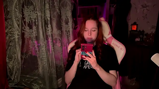 Snapshot of pearl_princess_ chatting on 02/11/26, 12:04 pearl princess online show from 02/11/26, 12:04