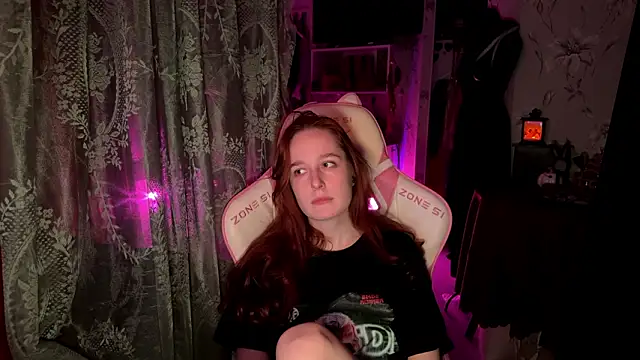 Snapshot of pearl_princess_ chatting on 02/12/26, 12:49 pearl princess online show from 02/12/26, 12:49