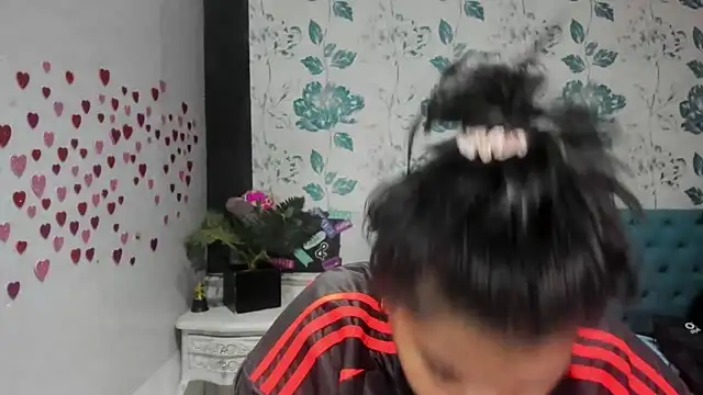 Snapshot of LindaBreeS chatting on 03/20/25, 08:19 LindaBreeS online show from 03/20/25, 08:19