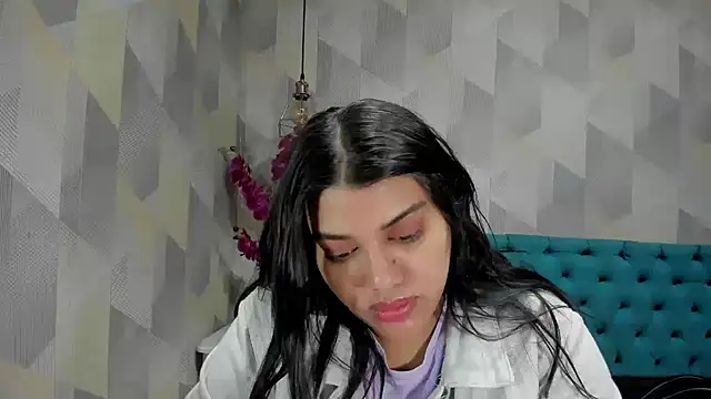 Snapshot of LindaBreeS chatting on 11/09/25, 12:36 LindaBreeS online show from 11/09/25, 12:36