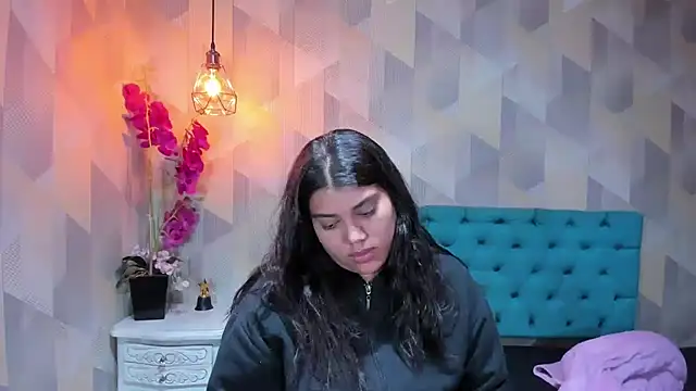 Snapshot of LindaBreeS chatting on 12/21/25, 04:47 LindaBreeS online show from 12/21/25, 04:47