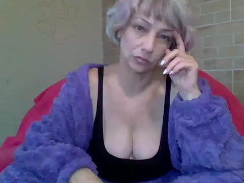 Snapshot of Lorie_Carrie chatting on 01/10/25, 11:33 Lorie Carrie online show from 01/10/25, 11:33