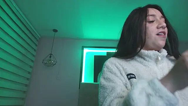 Andrea Ramos online show from 02/27/25, 03:04