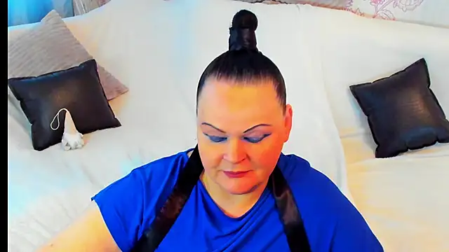 Snapshot of MilanaBiegert chatting on 12/31/24, 12:25 MilanaBiegert online show from 12/31/24, 12:25