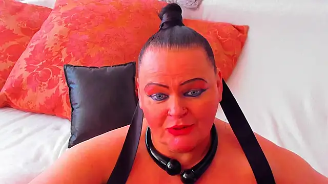 Snapshot of MilanaBiegert chatting on 03/21/25, 01:01 MilanaBiegert online show from 03/21/25, 01:01