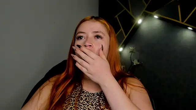 Snapshot of almma_shy chatting on 01/28/25, 02:21 almma shy online show from 01/28/25, 02:21