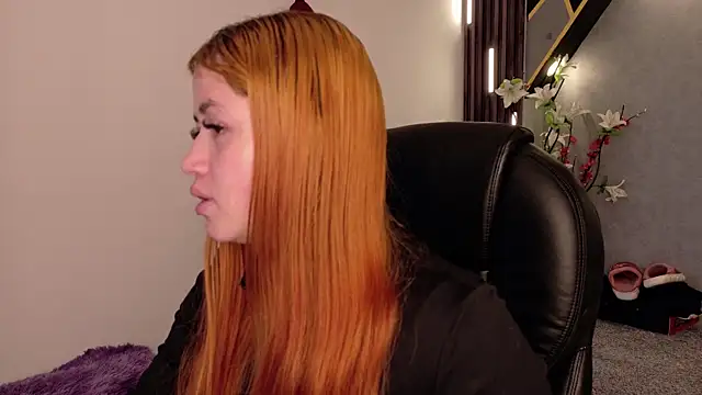 Snapshot of almma_shy chatting on 02/24/25, 01:10 almma shy online show from 02/24/25, 01:10