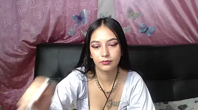 Snapshot of Annerainhoot chatting on 01/08/25, 11:30 Annerainhoot online show from 01/08/25, 11:30