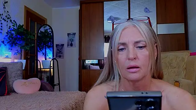 Snapshot of amelia_blondy chatting on 05/08/26, 02:44 amelia blondy online show from 05/08/26, 02:44