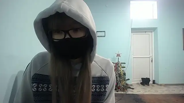 Snapshot of elllaaxx chatting on 12/20/24, 05:04 elllaaxx online show from 12/20/24, 05:04