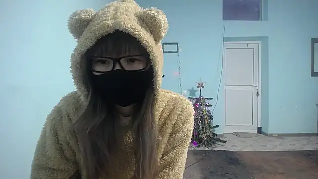 Snapshot of elllaaxx chatting on 01/07/25, 11:48 elllaaxx online show from 01/07/25, 11:48