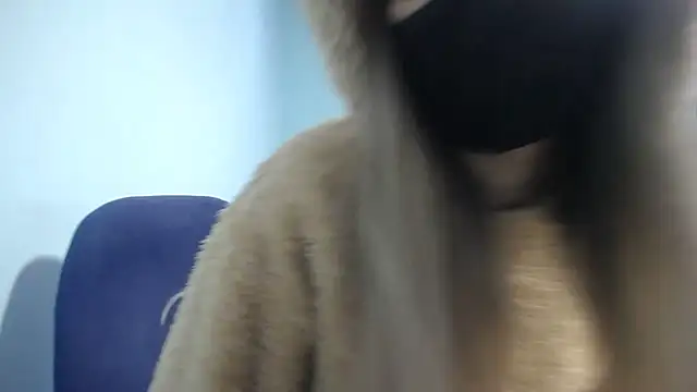 Snapshot of elllaaxx chatting on 02/02/25, 04:05 elllaaxx online show from 02/02/25, 04:05