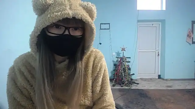 Snapshot of elllaaxx chatting on 02/11/25, 03:50 elllaaxx online show from 02/11/25, 03:50