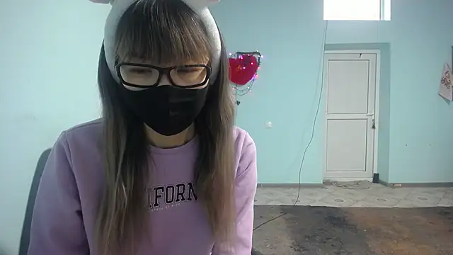 Snapshot of elllaaxx chatting on 02/16/25, 03:37 elllaaxx online show from 02/16/25, 03:37