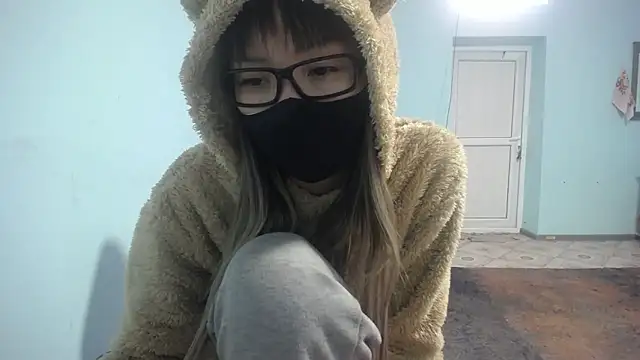 Snapshot of elllaaxx chatting on 03/16/25, 11:27 elllaaxx online show from 03/16/25, 11:27