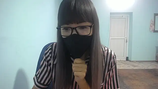 Snapshot of elllaaxx chatting on 09/13/25, 04:12 elllaaxx online show from 09/13/25, 04:12
