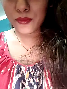 Snapshot of sexyindi_couple chatting on 02/04/25, 05:34 sexyindi couple online show from 02/04/25, 05:34