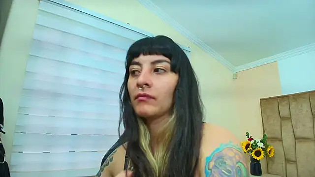 Naughty Kittenm online show from 09/27/25, 11:37