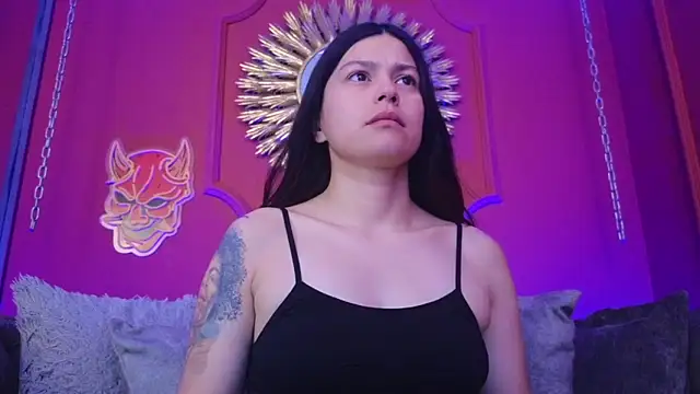 Julieta Russell online show from 11/26/25, 12:06