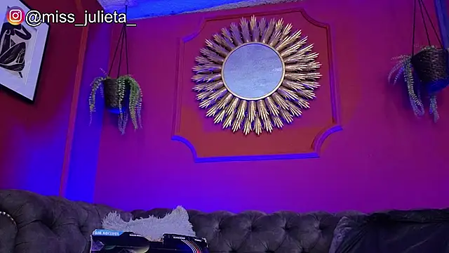 Snapshot of Julieta_Russell chatting on 05/16/26, 11:42 Julieta Russell online show from 05/16/26, 11:42