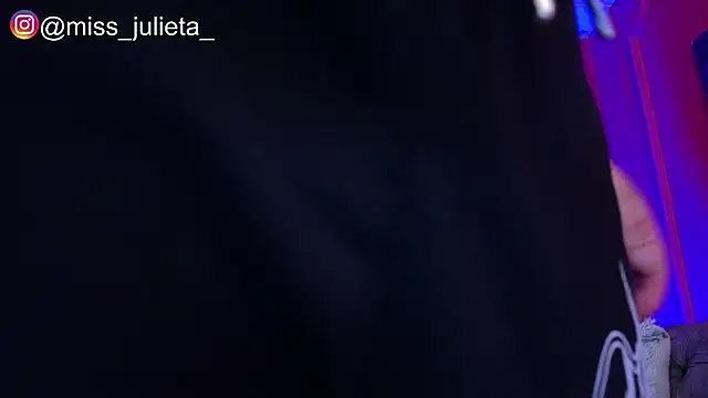 Snapshot of Julieta_Russell chatting on 05/21/26, 11:28 Julieta Russell online show from 05/21/26, 11:28