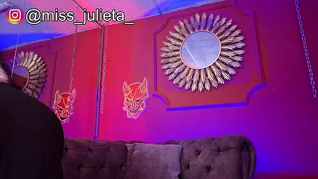 Snapshot of Julieta_Russell chatting on 05/27/26, 12:02 Julieta Russell online show from 05/27/26, 12:02