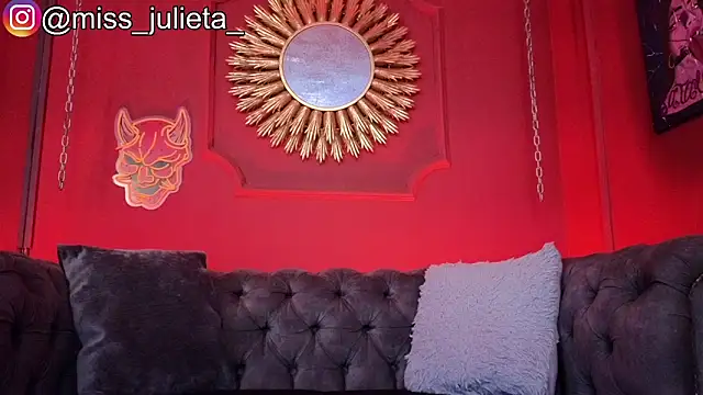 Snapshot of Julieta_Russell chatting on 05/29/26, 11:41 Julieta Russell online show from 05/29/26, 11:41