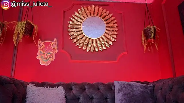 Snapshot of Julieta_Russell chatting on 06/09/26, 12:17 Julieta Russell online show from 06/09/26, 12:17