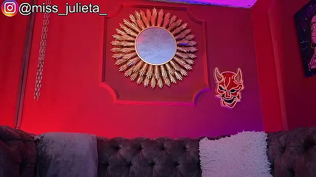 Snapshot of Julieta_Russell chatting on 06/24/26, 12:37 Julieta Russell online show from 06/24/26, 12:37