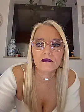 Snapshot of kikkastar chatting on 02/06/26, 08:56 kikkastar online show from 02/06/26, 08:56