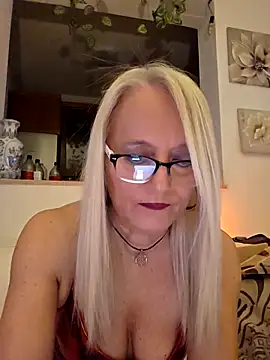 Snapshot of kikkastar chatting on 02/15/26, 09:00 kikkastar online show from 02/15/26, 09:00