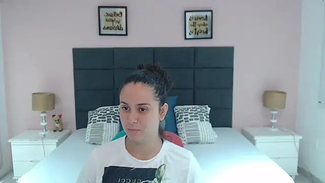 Snapshot of MadisonJenner chatting on 01/05/25, 12:53 MadisonJenner online show from 01/05/25, 12:53