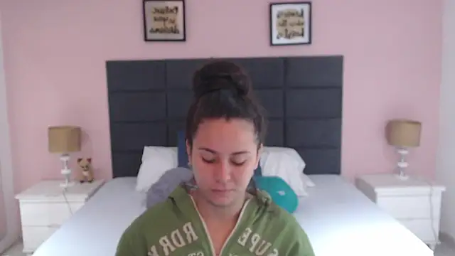 Snapshot of MadisonJenner chatting on 01/07/25, 11:16 MadisonJenner online show from 01/07/25, 11:16