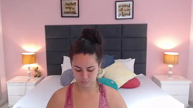 Snapshot of MadisonJenner chatting on 01/19/25, 11:34 MadisonJenner online show from 01/19/25, 11:34