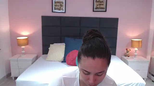 Snapshot of MadisonJenner chatting on 02/09/25, 11:58 MadisonJenner online show from 02/09/25, 11:58