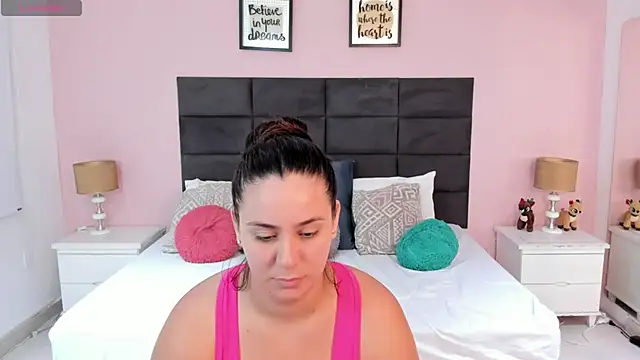 Snapshot of MadisonJenner chatting on 11/14/25, 11:20 MadisonJenner online show from 11/14/25, 11:20