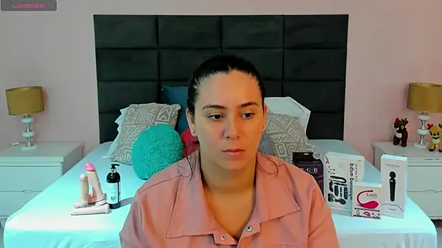 Snapshot of MadisonJenner chatting on 11/17/25, 10:43 MadisonJenner online show from 11/17/25, 10:43