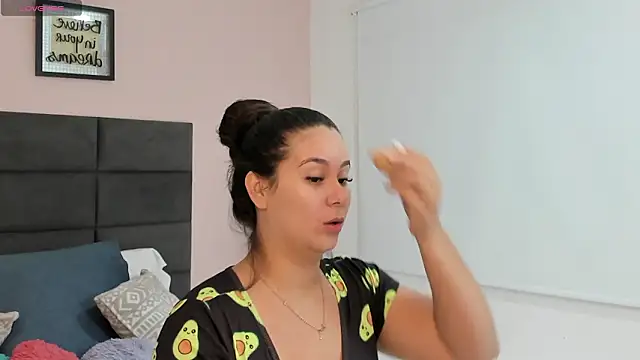 MadisonJenner online show from 02/01/26, 11:53