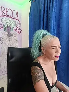freyadevil333 online show from 05/01/26, 04:06