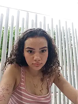 Snapshot of Angela_hank2 chatting on 09/17/25, 10:11 Angela hank2 online show from 09/17/25, 10:11